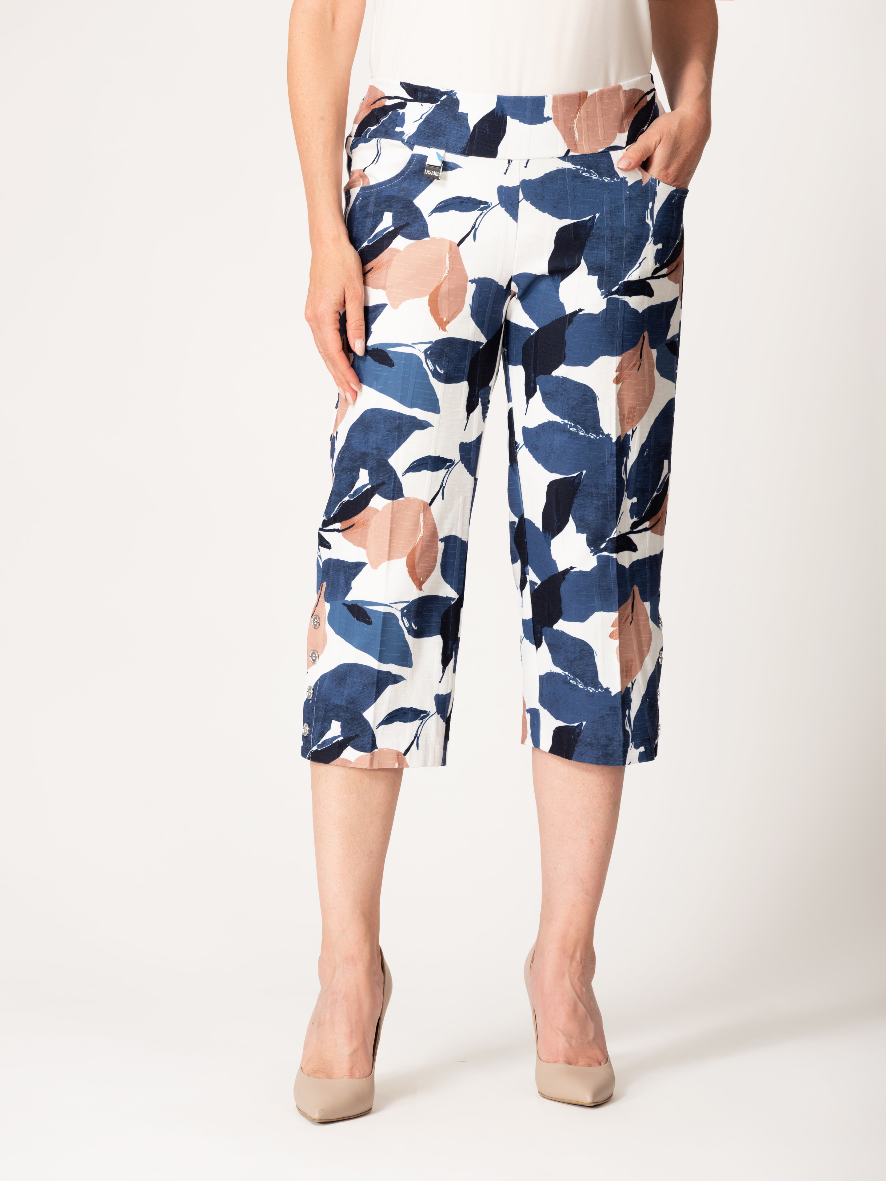 Lasania Style 1692 — women's wholesale capri, Regular & Petite, Made in Canada