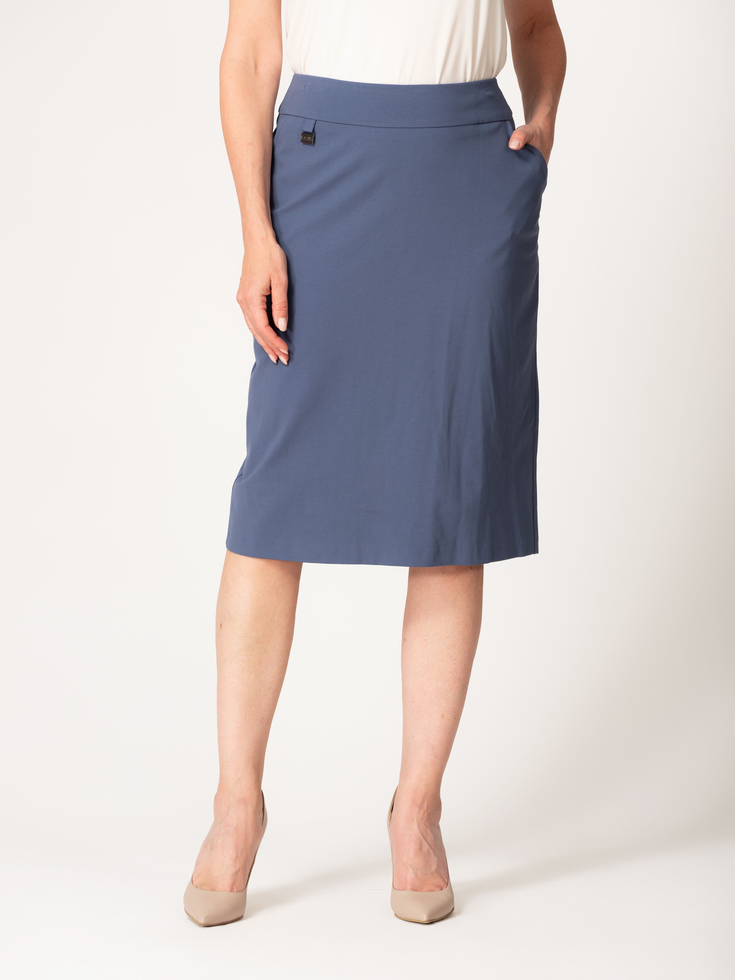 Lasania Style 715 — women's wholesale skirt, Regular & Petite, Made in Canada